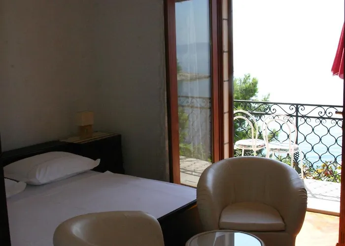 Гостевой дом Double Puntinak 12255a Selca (Brac)